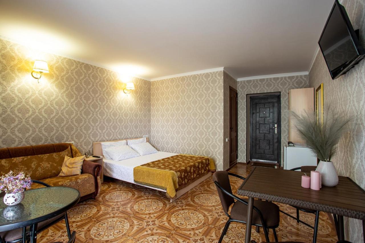 Олимп Otel Zaliznyi Port Dış mekan fotoğraf
